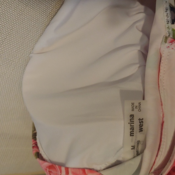 Marina west, Med, full-coverage swimsuit, pink rose pattern - Picture 5 of 7